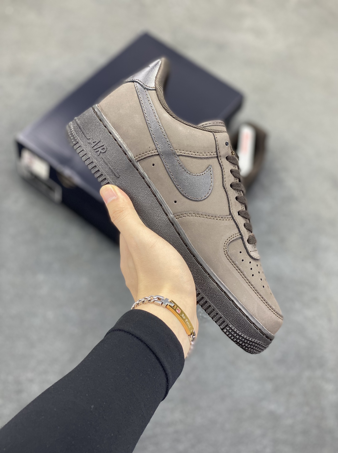 Nike Air Force 1 深棕 原楦头原纸板 打造纯正空军版型#专注外贸渠道 全掌内置蜂窝气垫 #原盒配件 原厂中底钢印、拉帮完美 货号：DR9503-200 尺码：36 36.5 37.5 38 38.5 39 40 40.5 41 42 42.5 43 44 44.5 45-选品中心