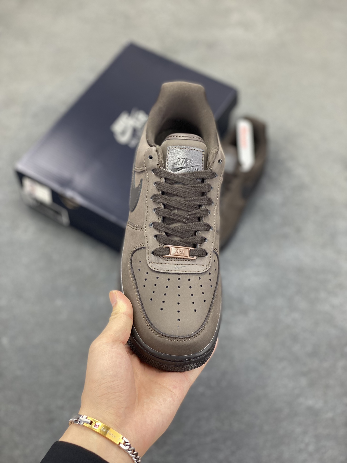 图片[2]-Nike Air Force 1 深棕 原楦头原纸板 打造纯正空军版型#专注外贸渠道 全掌内置蜂窝气垫 #原盒配件 原厂中底钢印、拉帮完美 货号：DR9503-200 尺码：36 36.5 37.5 38 38.5 39 40 40.5 41 42 42.5 43 44 44.5 45-选品中心