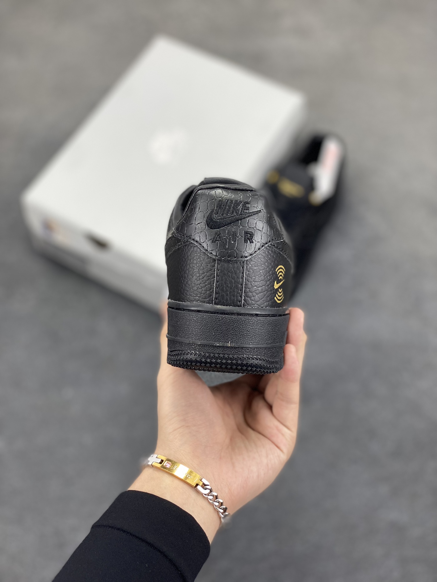 图片[4]-Nike Air Force 1 黑白 原楦头原纸板 打造纯正空军版型#专注外贸渠道 全掌内置蜂窝气垫 #原盒配件 原厂中底钢印、拉帮完美 货号：DX6034-001 尺码：36 36.5 37.5 38 38.5 39 40 40.5 41 42 42.5 43 44 44.5 45-选品中心