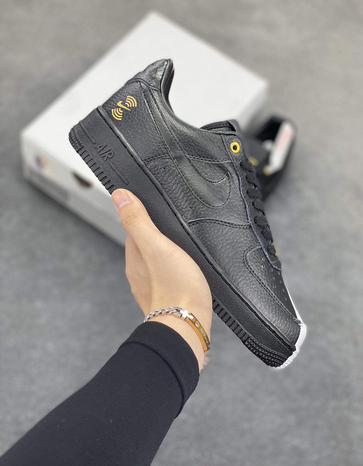 Nike Air Force 1 黑白 原楦头原纸板 打造纯正空军版型#专注外贸渠道 全掌内置蜂窝气垫 #原盒配件 原厂中底钢印、拉帮完美 货号:DX6034-001 尺码:36 36.5 37.5 38 38.5 39 40 40.5 41 42 42.5 43 44 44.5 45-选品中心