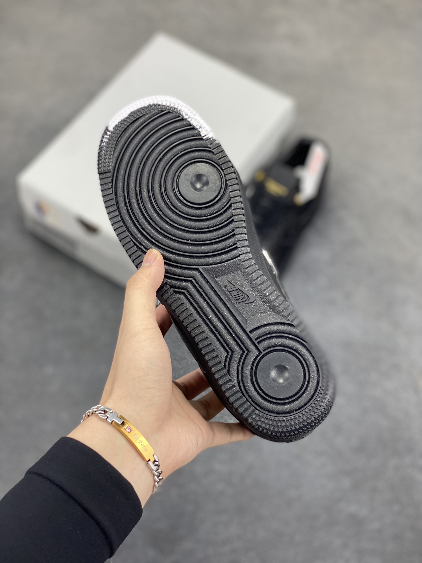 图片[5]-Nike Air Force 1 黑白 原楦头原纸板 打造纯正空军版型#专注外贸渠道 全掌内置蜂窝气垫 #原盒配件 原厂中底钢印、拉帮完美 货号：DX6034-001 尺码：36 36.5 37.5 38 38.5 39 40 40.5 41 42 42.5 43 44 44.5 45-选品中心