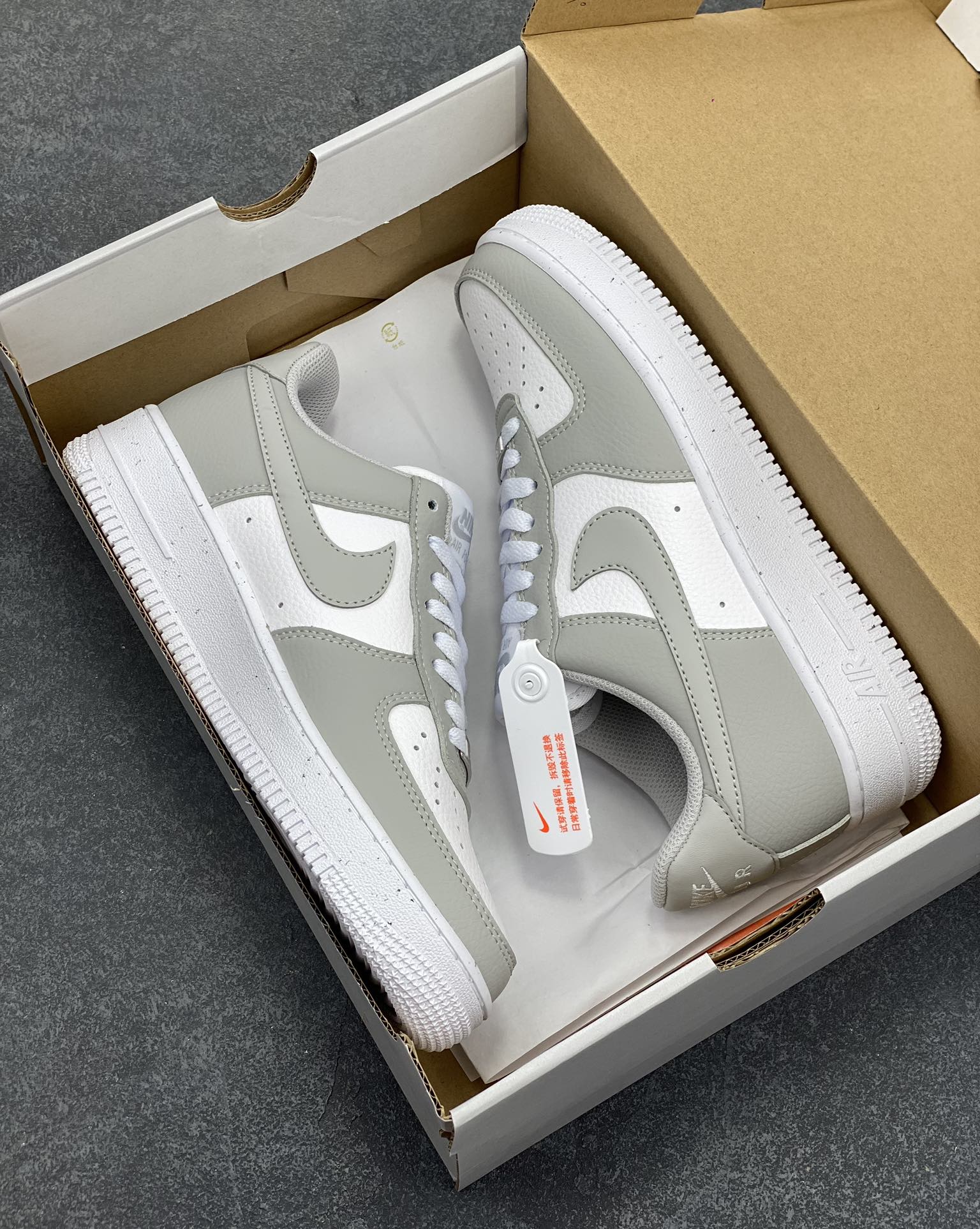 图片[9]-NK Air Force 1 空军一号 灰白 原楦头原纸板 打造纯正空军版型#专注外贸渠道 全掌内置蜂窝气垫 #原盒配件 原厂中底钢印、拉帮完美 货号：DV3808-114 尺码：36 36.5 37.5 38 38.5 39 40 40.5 41 42 42.5 43 44 44.5 45-选品中心