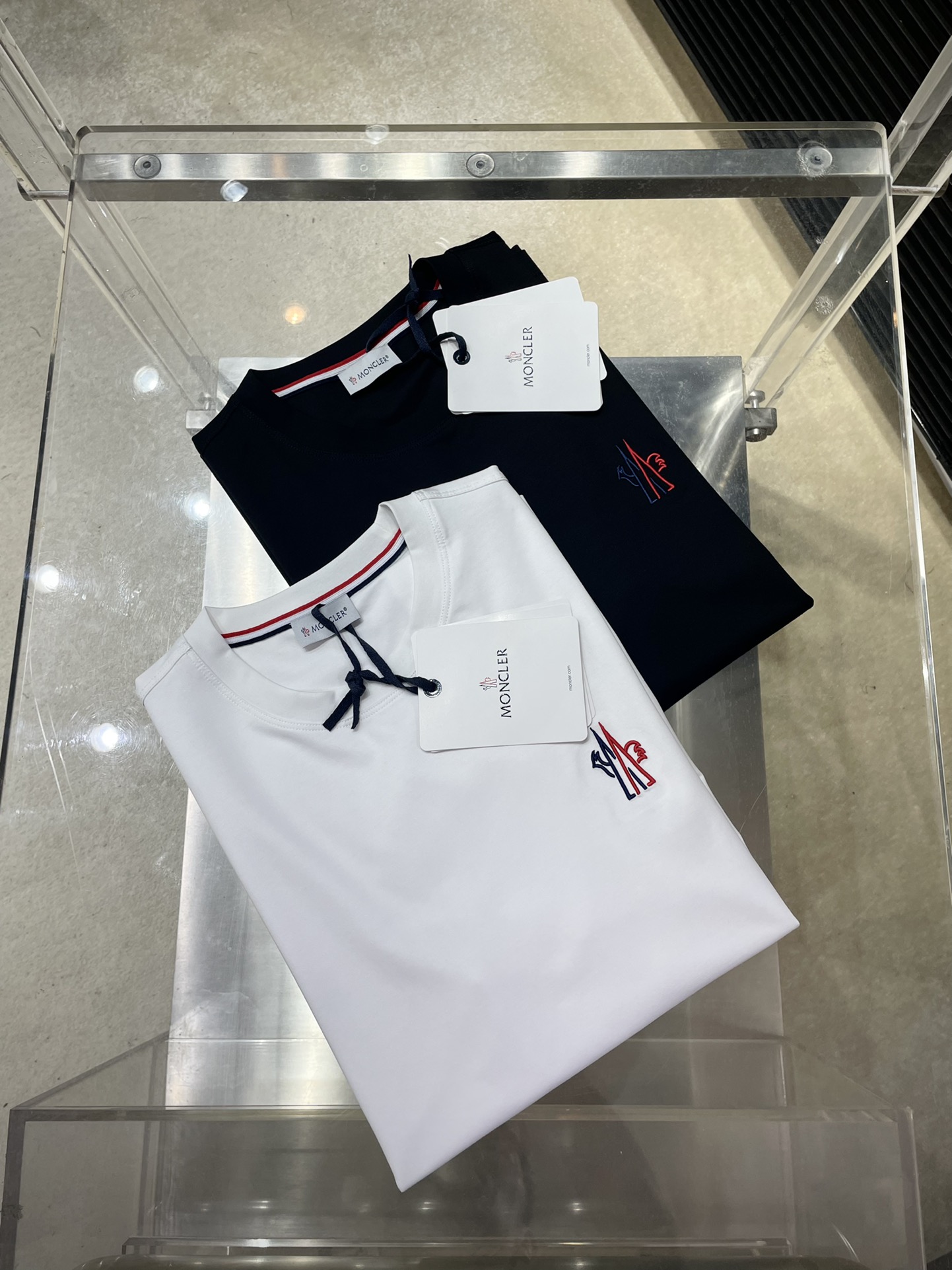  ♠️ Moncher-（蒙口）系列 VIP高级定制 2025新款短袖  百搭款式 任何人都可以轻松驾驭