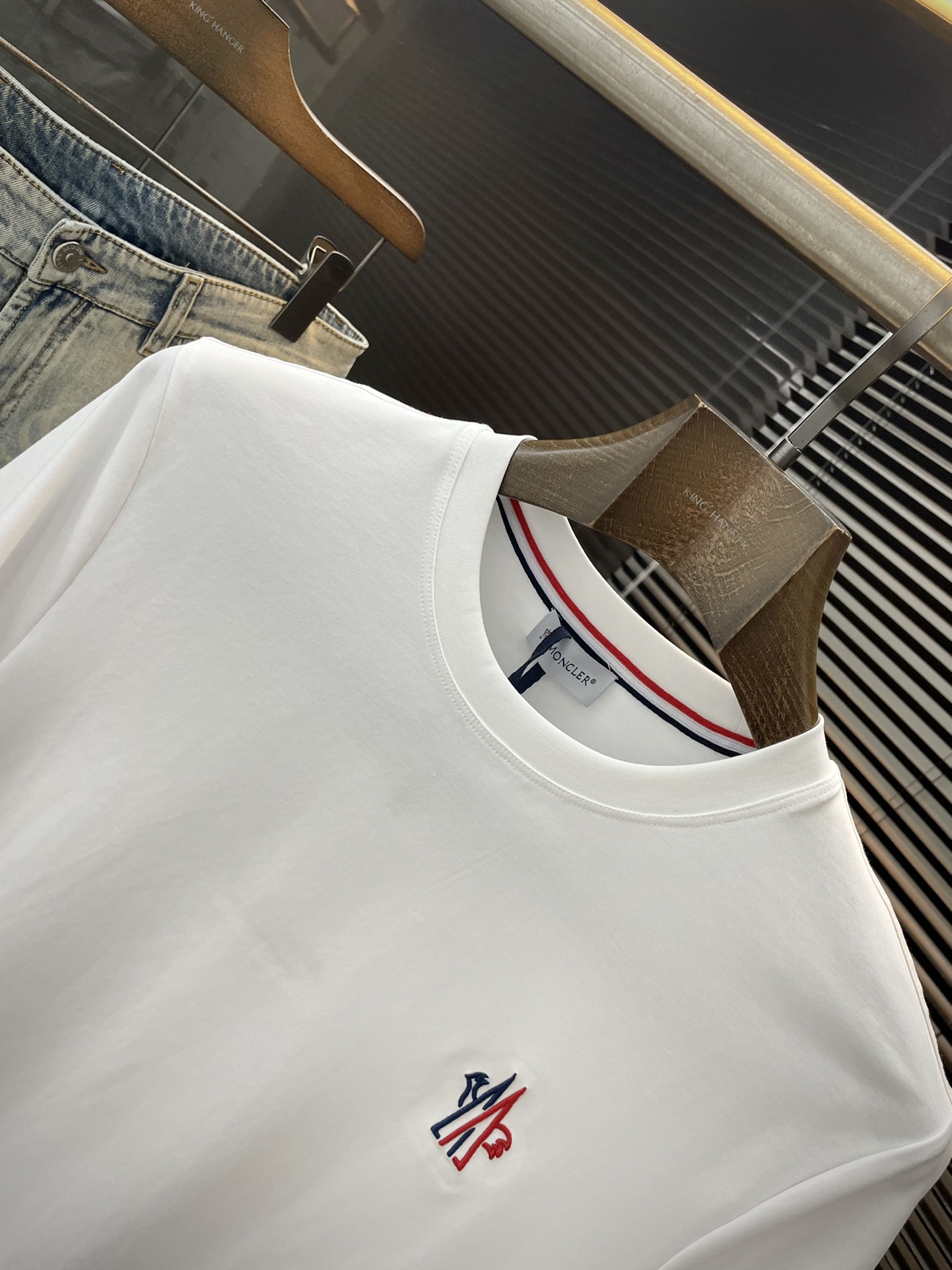  ♠️ Moncher-（蒙口）系列 VIP高级定制 2025新款短袖  百搭款式 任何人都可以轻松驾驭