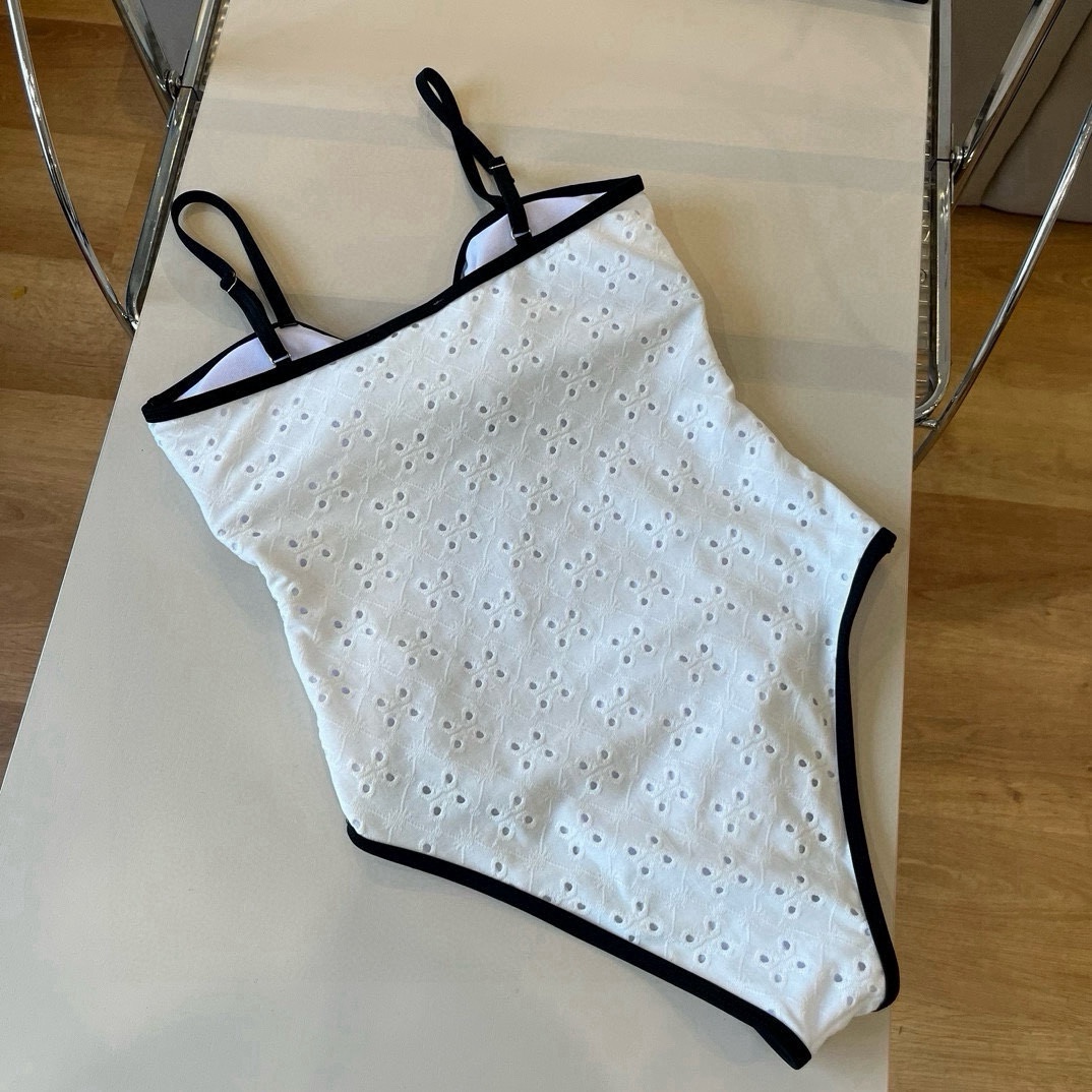  🆕
Chanel 香奈儿连体泳衣 😍🥰适合多种场景的游泳衣🏊‍♀️海边 游泳池 温泉 水上乐园 漂流都