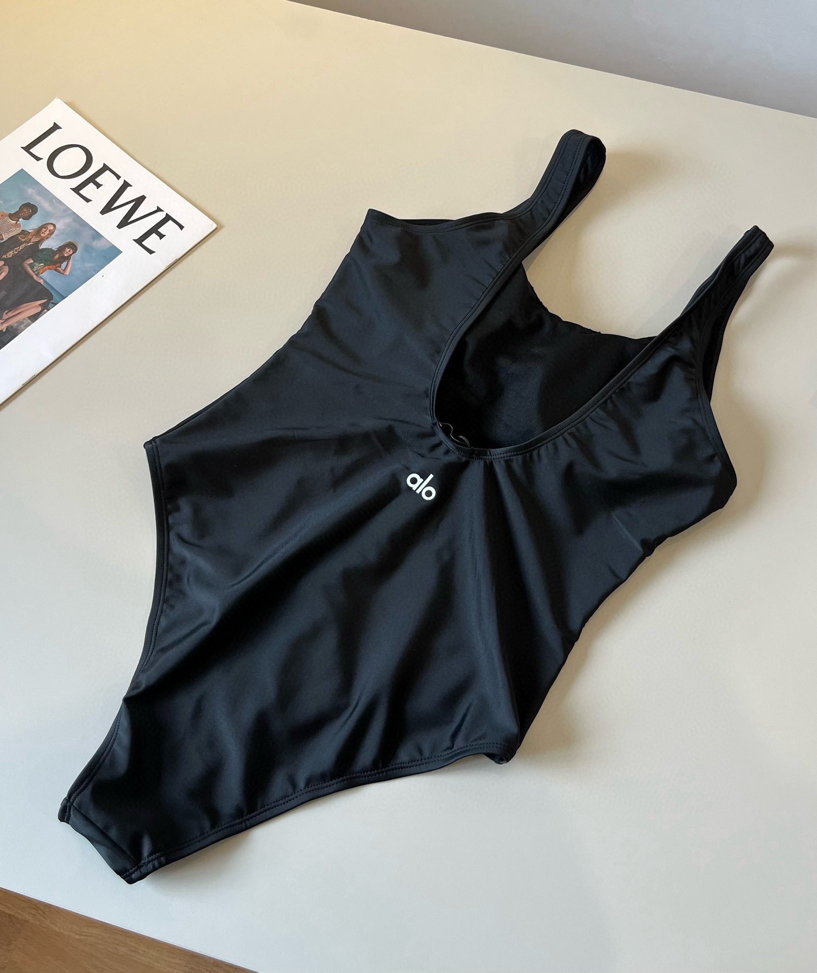  🆕
alo连体泳衣 😍🥰适合多种场景的游泳衣🏊‍♀️海边 游泳池 温泉 水上乐园 漂流都可以😌内搭也完