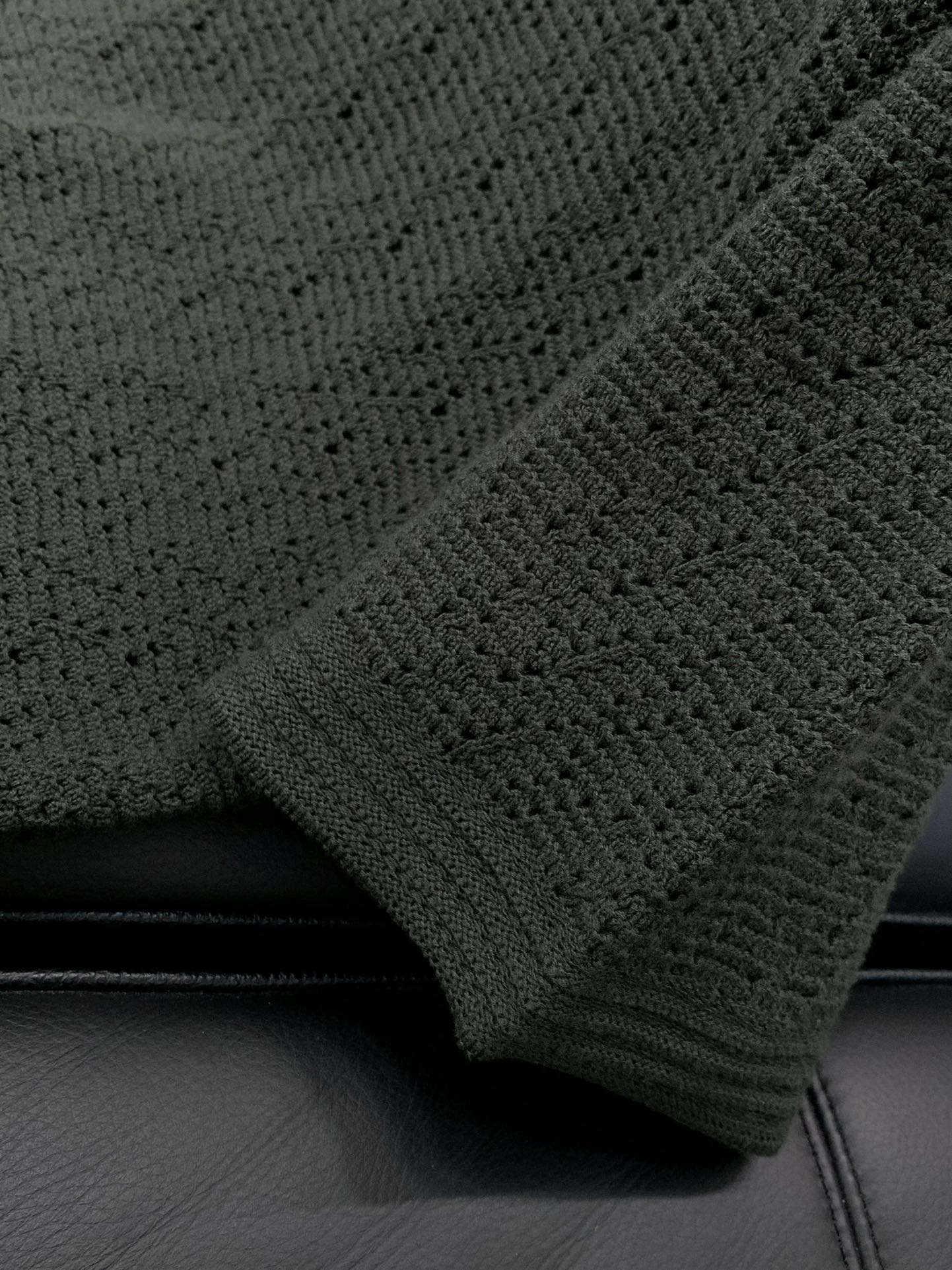 Bottega Veneta 2025 Summer New Fashion Recreational Circle-Wire T-shirts: High-Class Unique Design - 图片 6