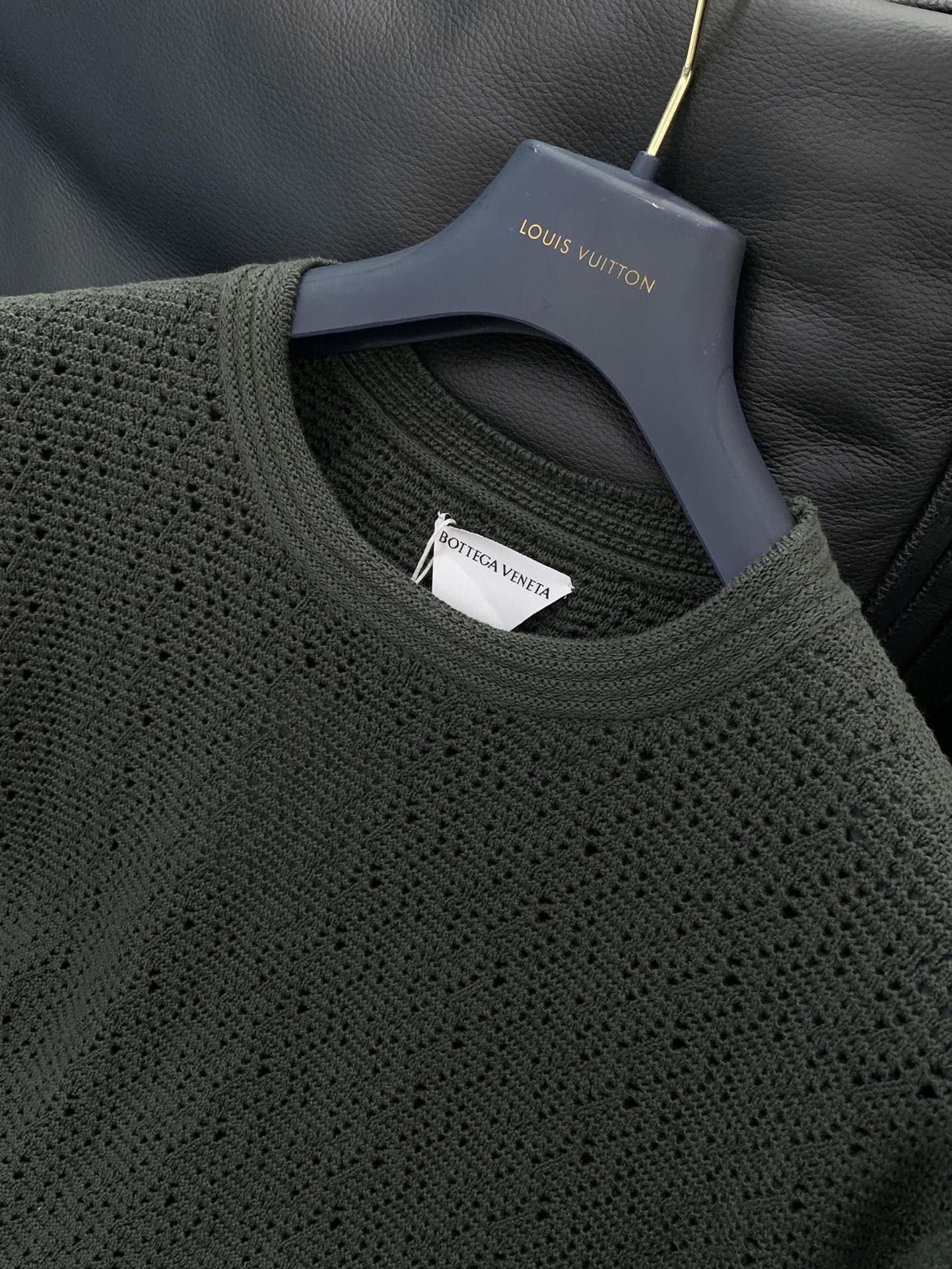 Bottega Veneta 2025 Summer New Fashion Recreational Circle-Wire T-shirts: High-Class Unique Design - 图片 4
