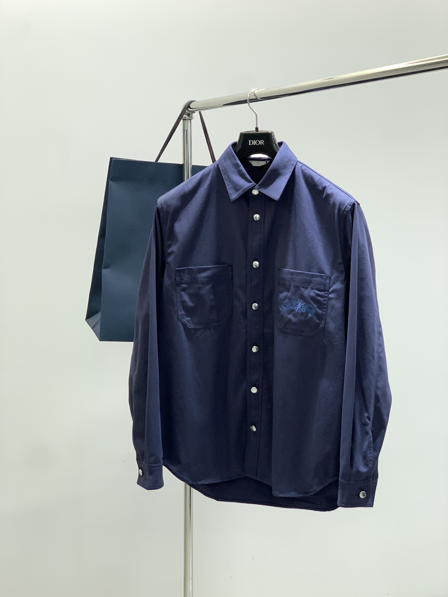 2025 Spring New Fashion: Dior Diau Shorts and Suits with Unique Designs - 图片 1