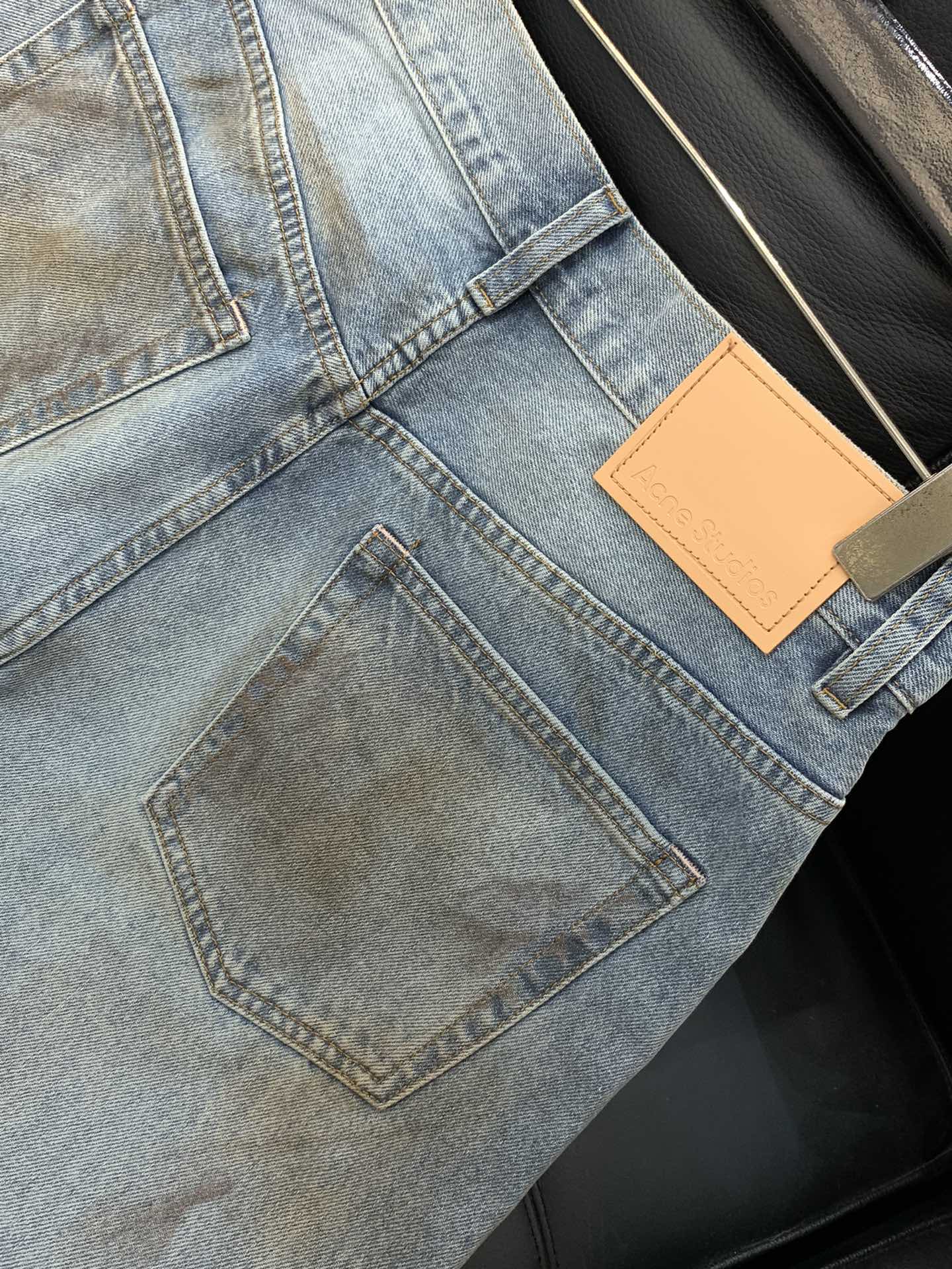 Acne Studios Spring 2025: Fashion Jeans with Youthful Style and Original Details - 图片 8