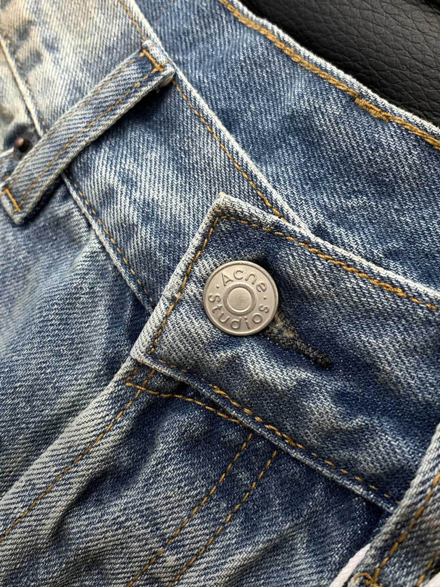 Acne Studios Spring 2025: Fashion Jeans with Youthful Style and Original Details - 图片 5