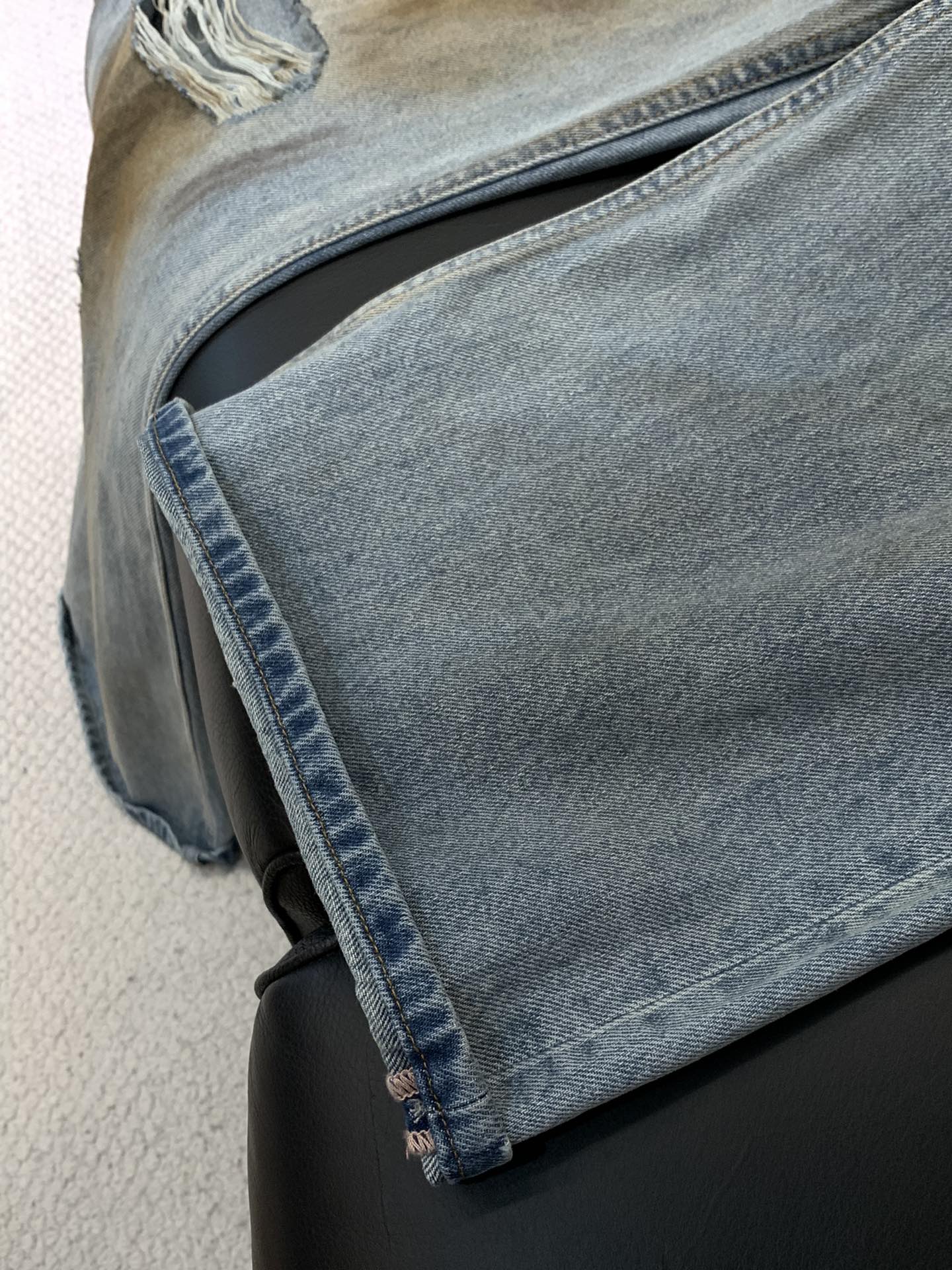 Acne Studios Spring 2025: Fashion Jeans with Youthful Style and Original Details - 图片 7