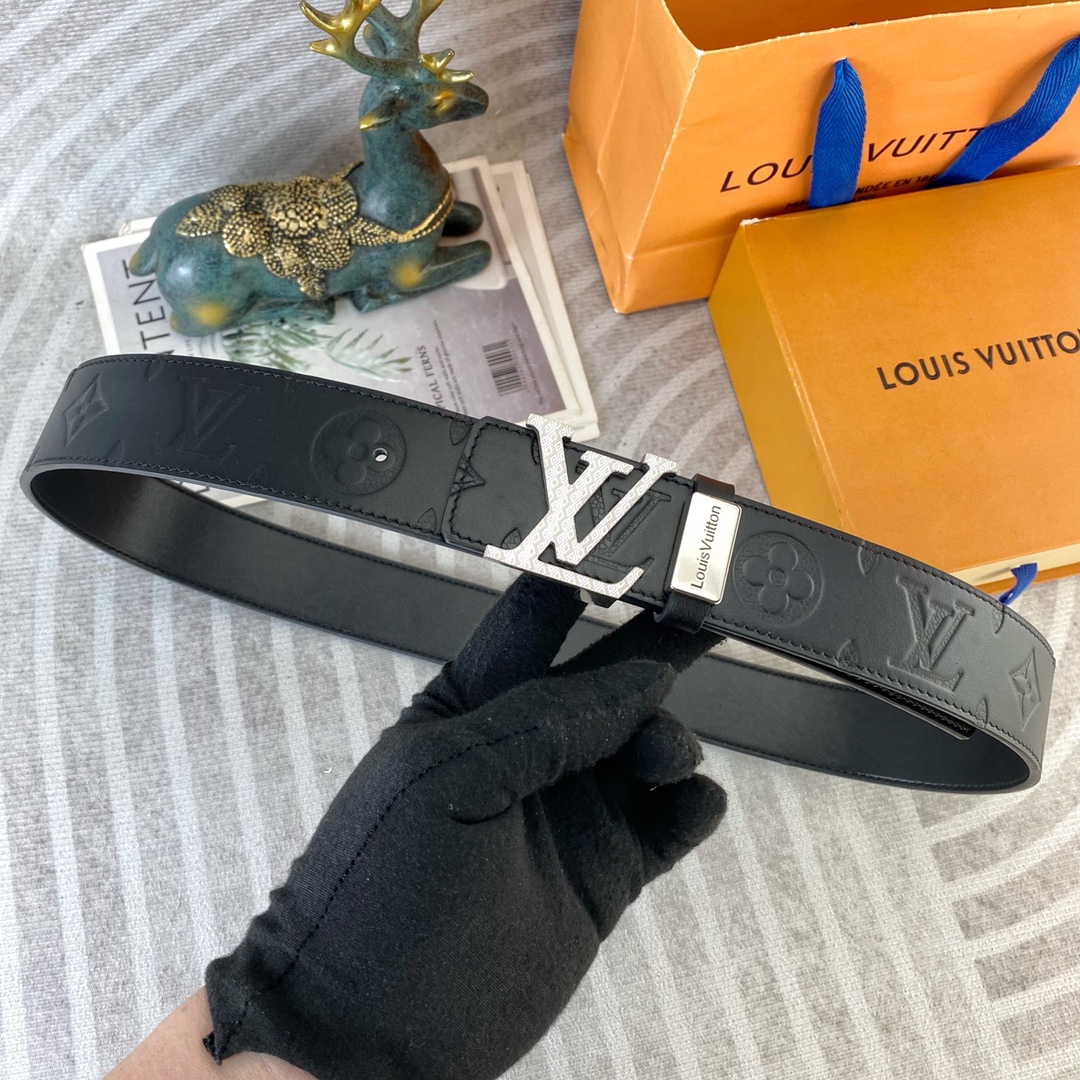 LV💕 特种皮腰带系列 ，原厂五金精品不锈钢扣，手感柔软舒适 宽3.8CM。