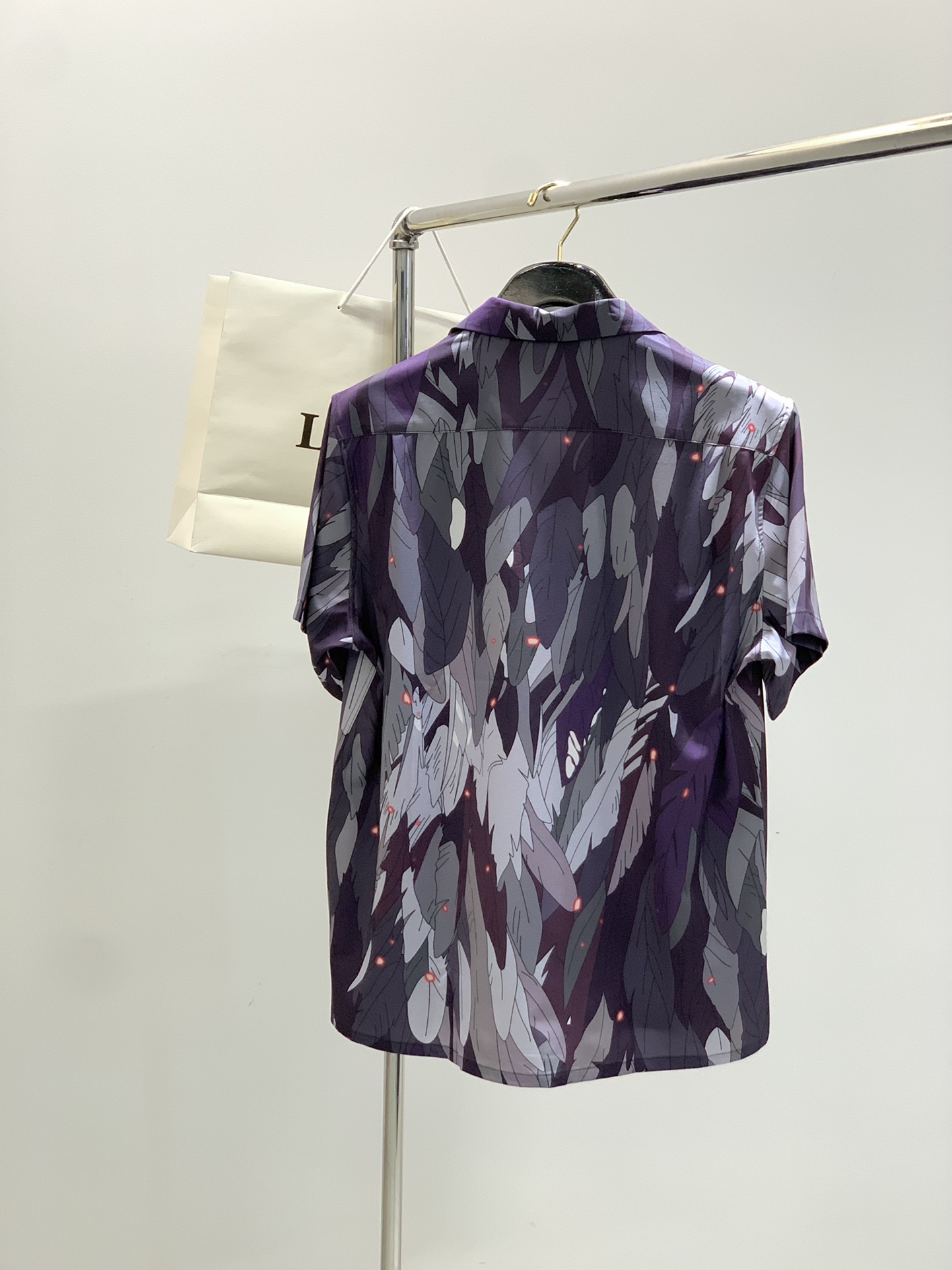 “Loewe Summer 2025 Collection: Synchronised Cabinets, Fashionable Suits, and More!” - 图片 2