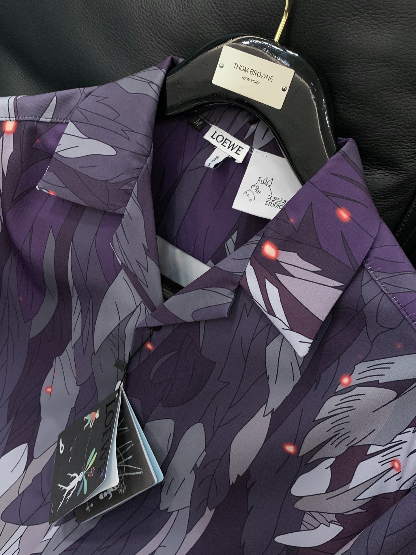 “Loewe Summer 2025 Collection: Synchronised Cabinets, Fashionable Suits, and More!” - 图片 4