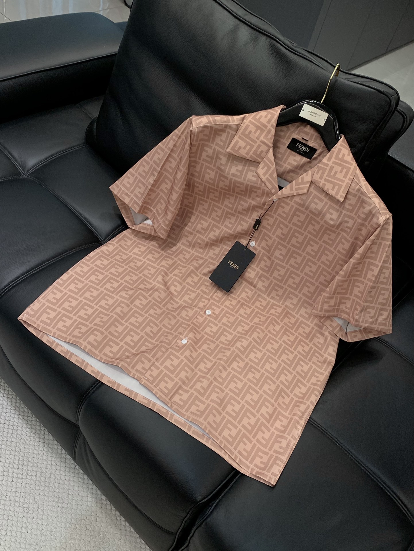 “2025 Summer Fashion: FENDI Shorts and Clothes with Top-Level Design” - 图片 3