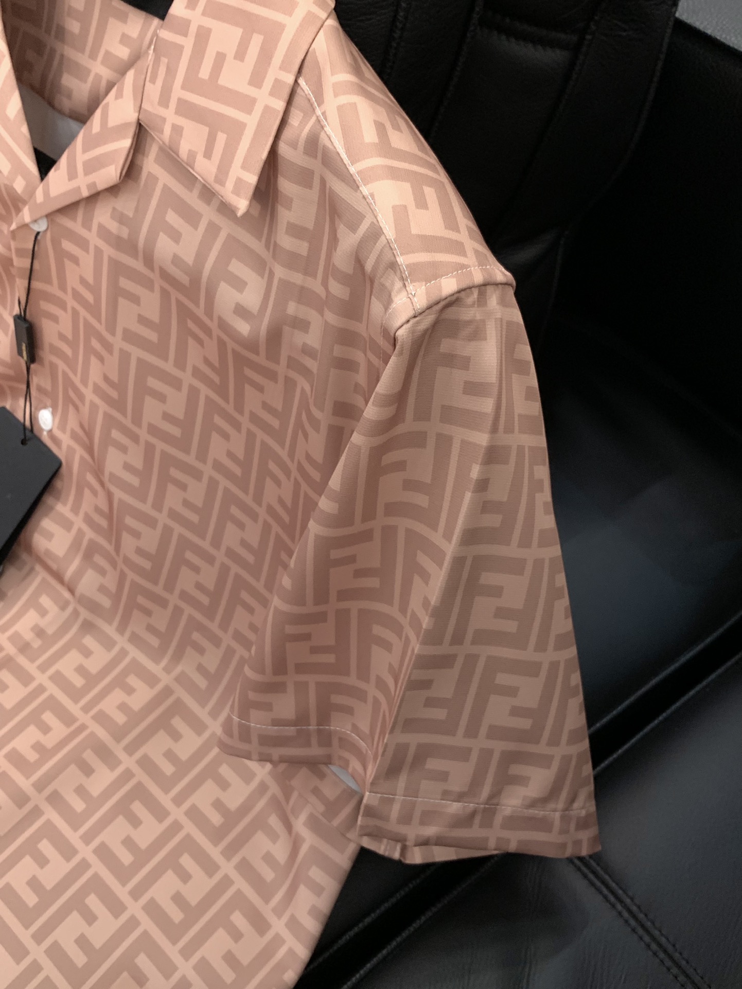 “2025 Summer Fashion: FENDI Shorts and Clothes with Top-Level Design” - 图片 5