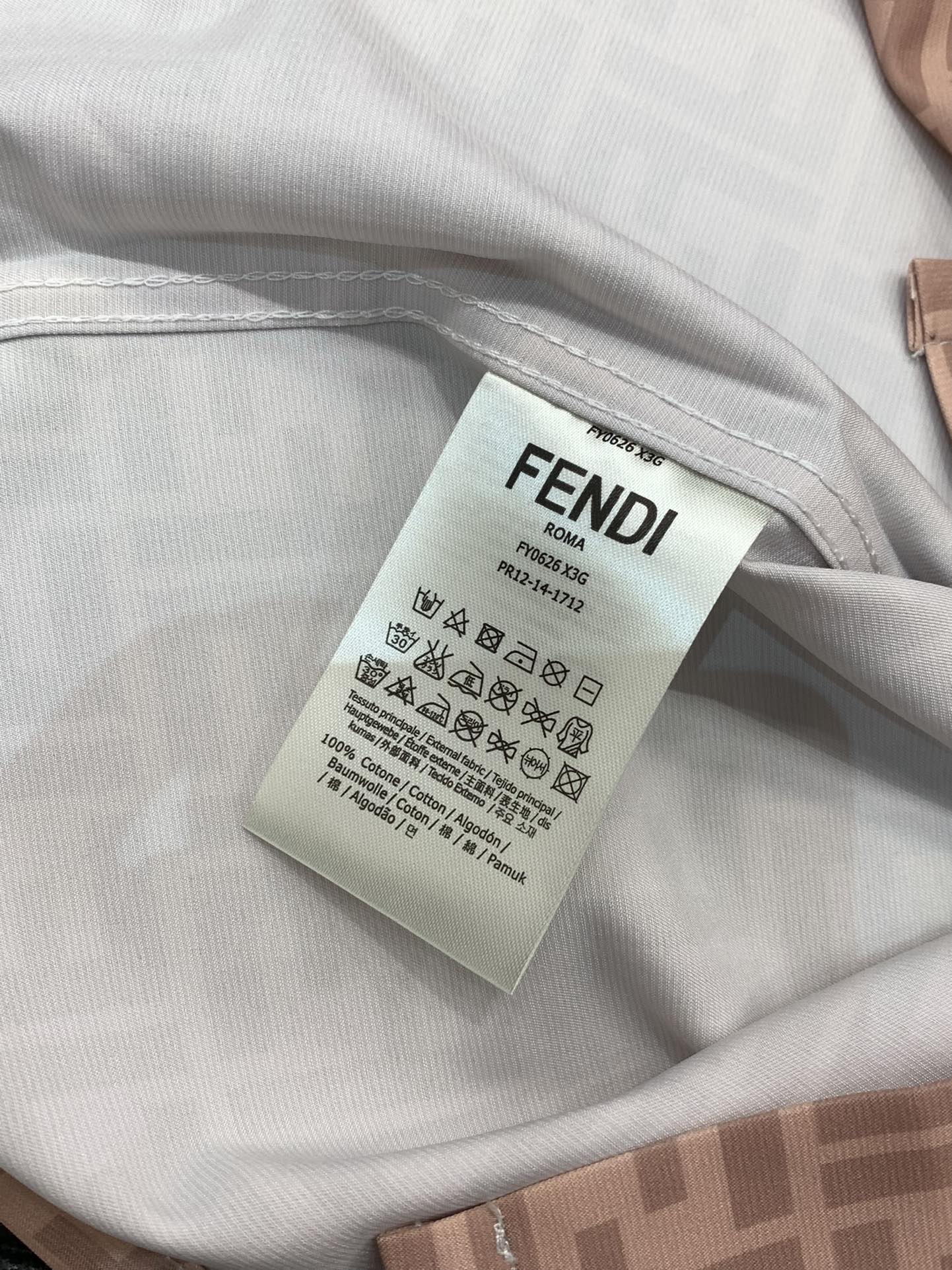 “2025 Summer Fashion: FENDI Shorts and Clothes with Top-Level Design” - 图片 8