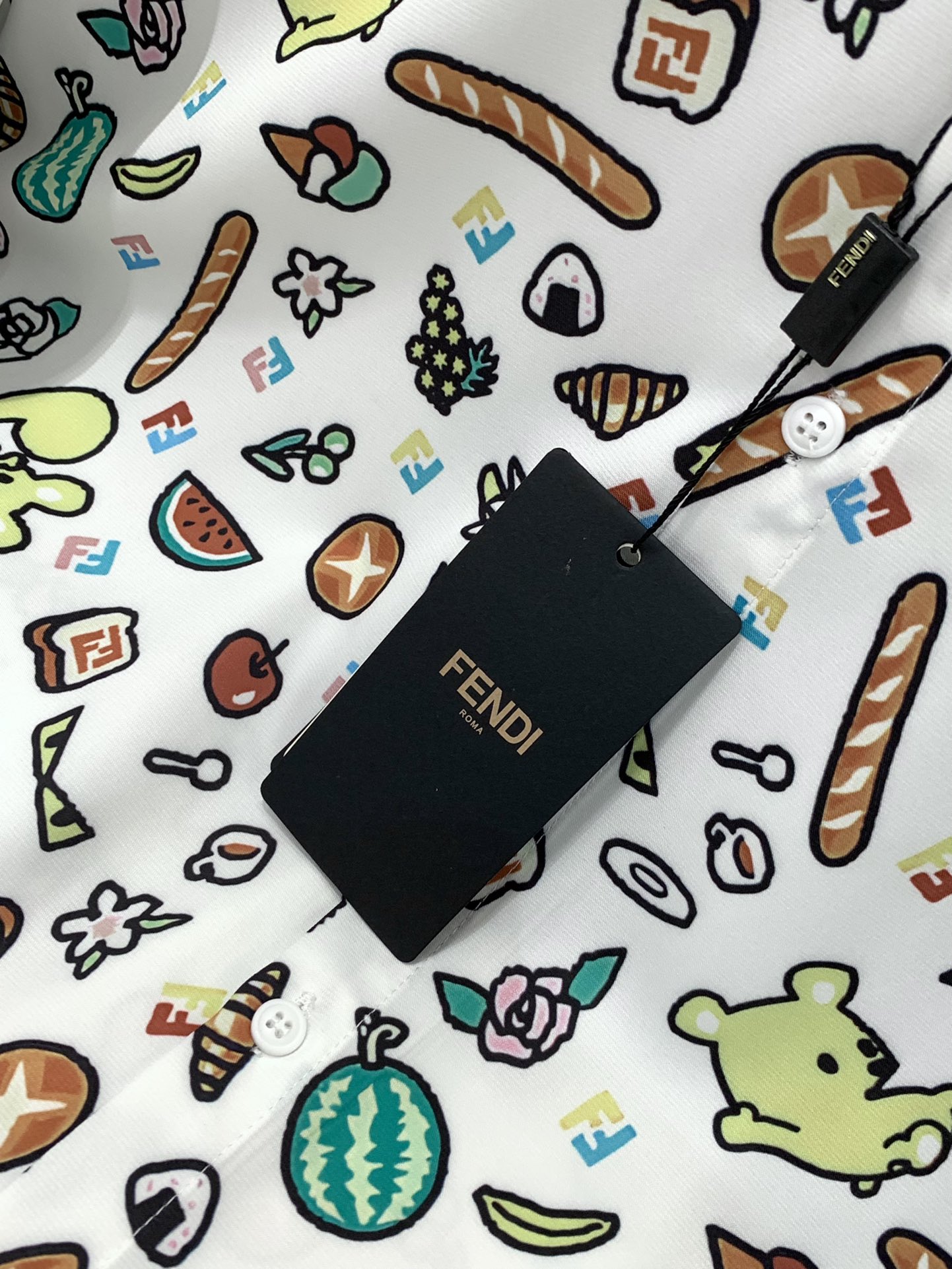 “2025 Summer Fashion: FENDI Shorts and Cuff Suit Collection Overview” - 图片 6