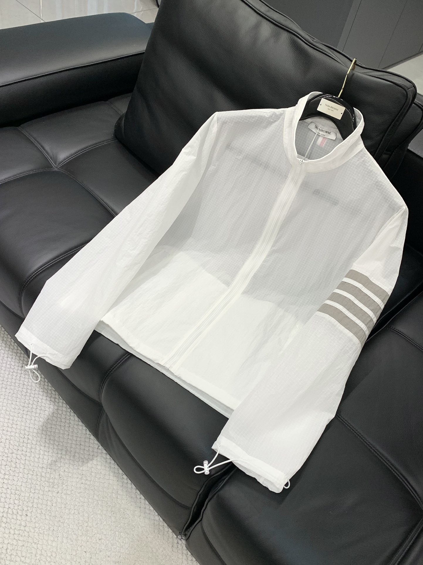Thom Browne Summer 2025 Collection: High-Grade Fashion with Original Hardware and Comfort - 图片 3