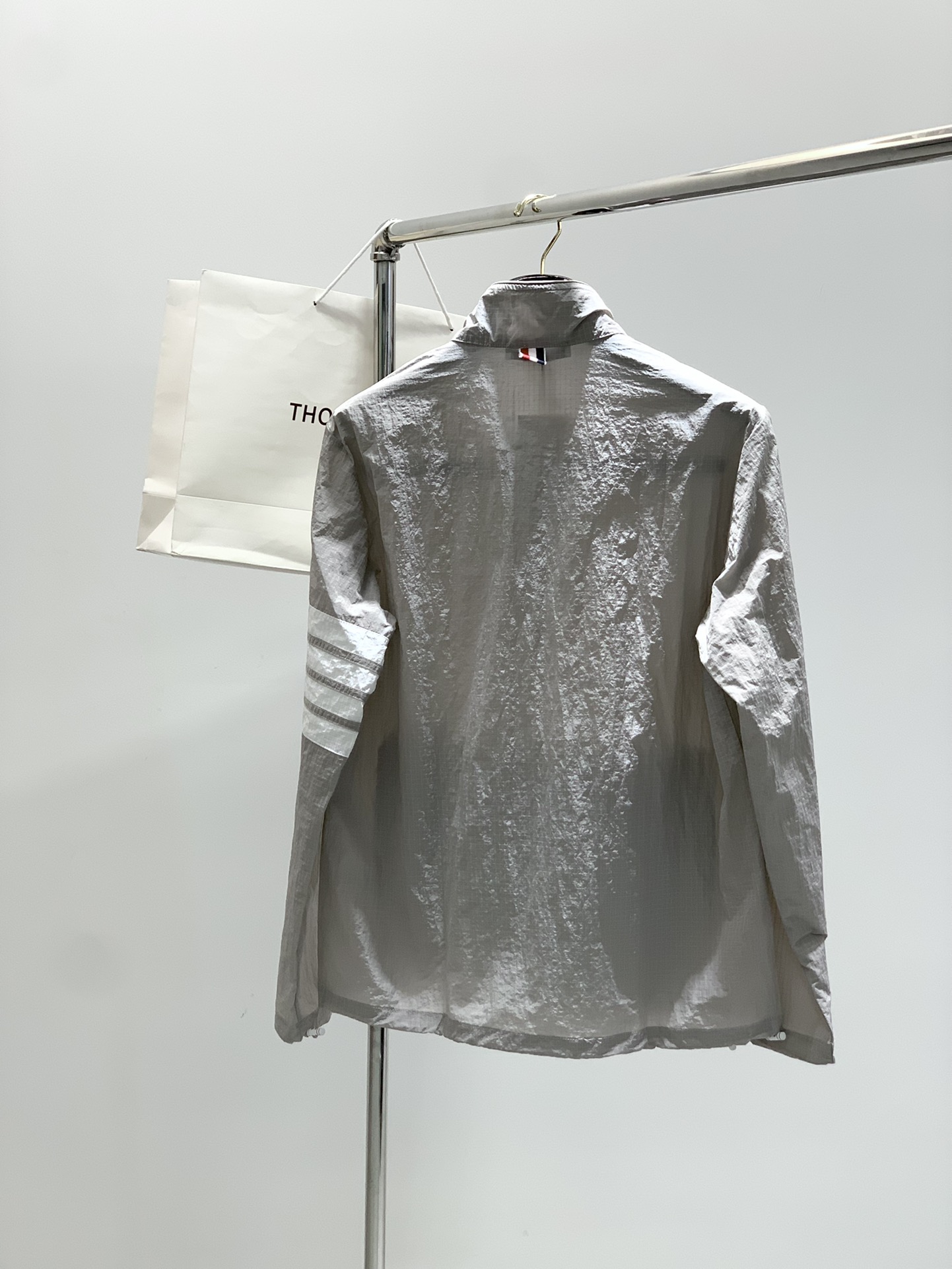 Thom Browne Summer 2025 Collection: High-Grade Fashion with Original Hardware and Comfort - 图片 2