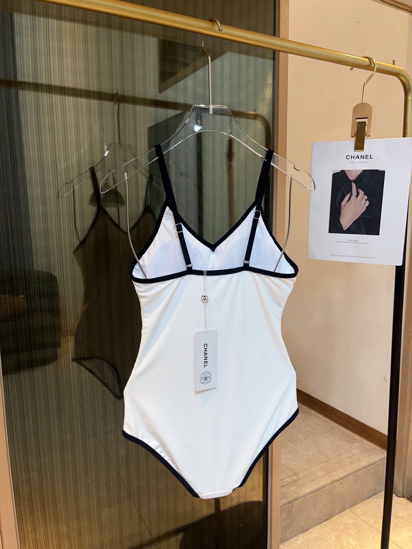  🆕
Chanel 香奈儿连体泳衣 😍🥰适合多种场景的游泳衣🏊‍♀️海边 游泳池 温泉 水上乐园 漂流都