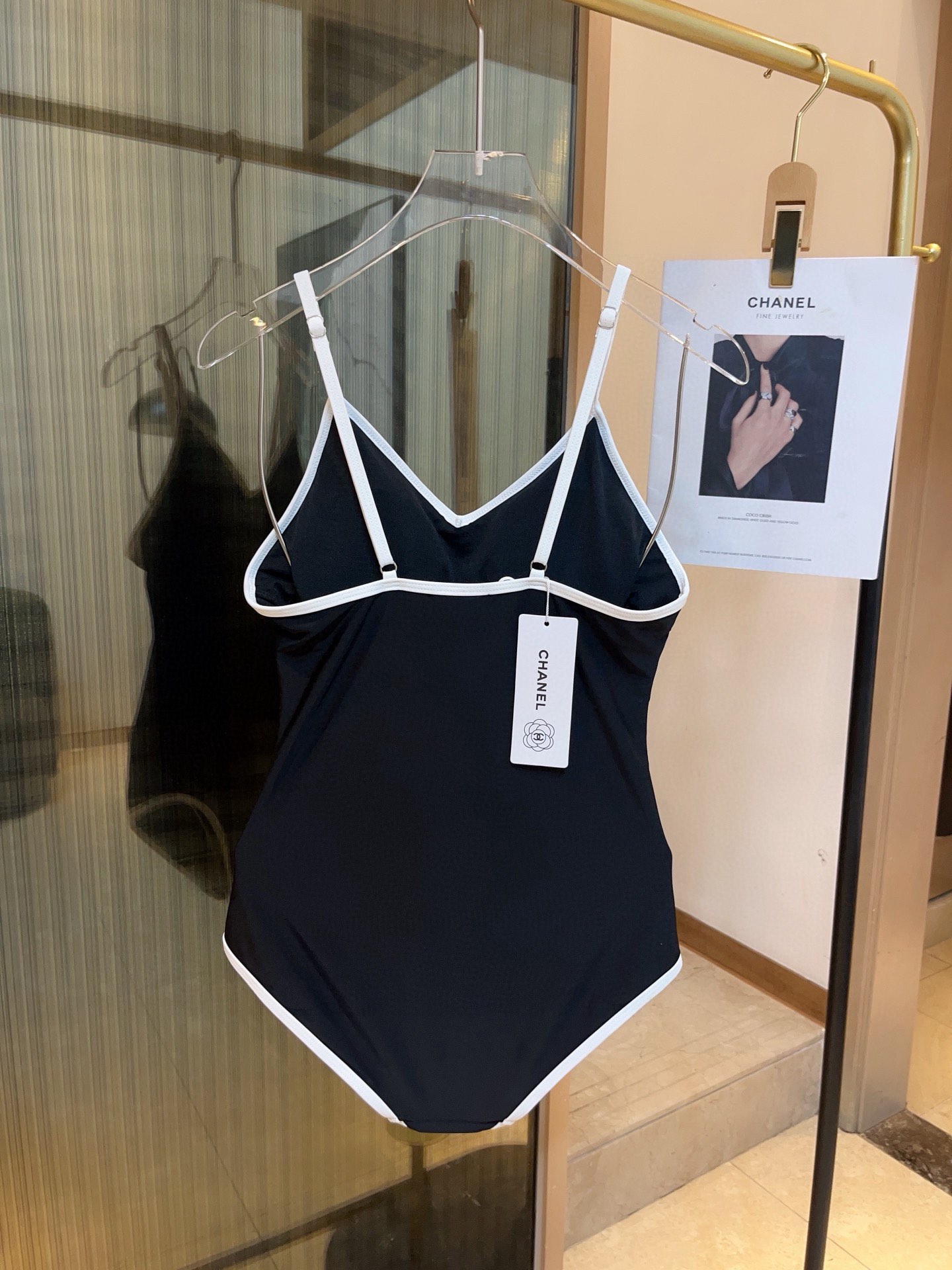  🆕
Chanel 香奈儿连体泳衣 😍🥰适合多种场景的游泳衣🏊‍♀️海边 游泳池 温泉 水上乐园 漂流都