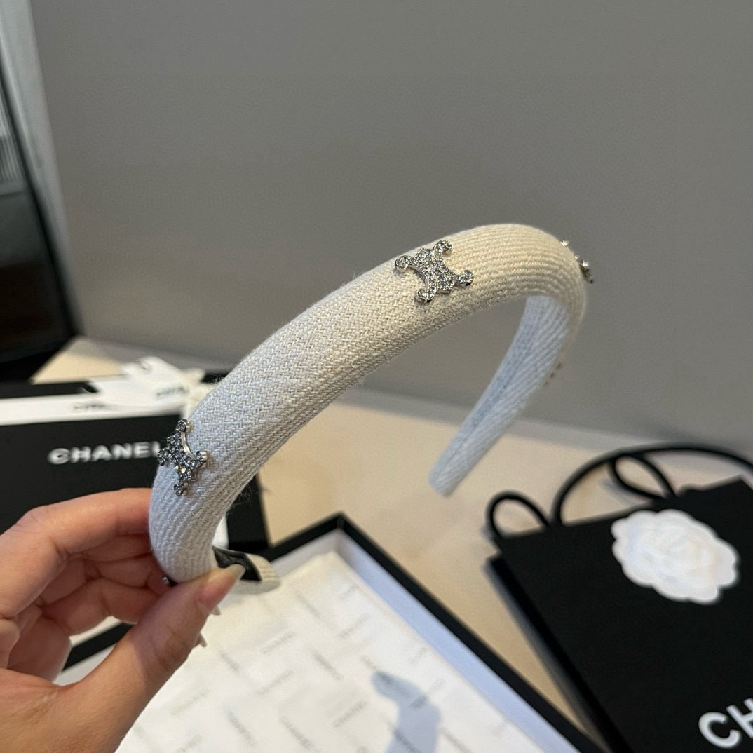 🆕

Celine赛琳新款发箍