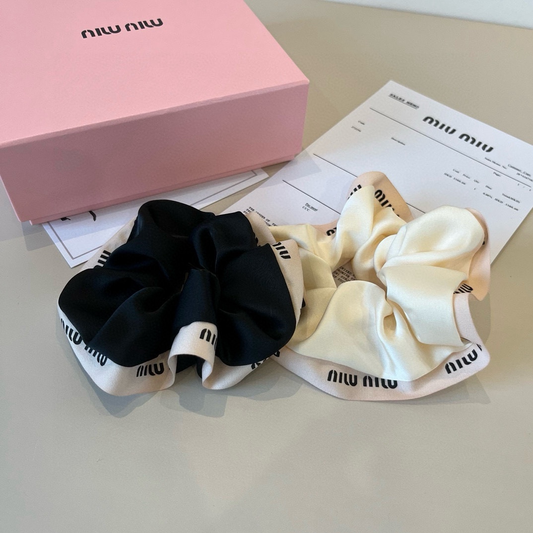 🆕

miumiu缪缪新款发圈