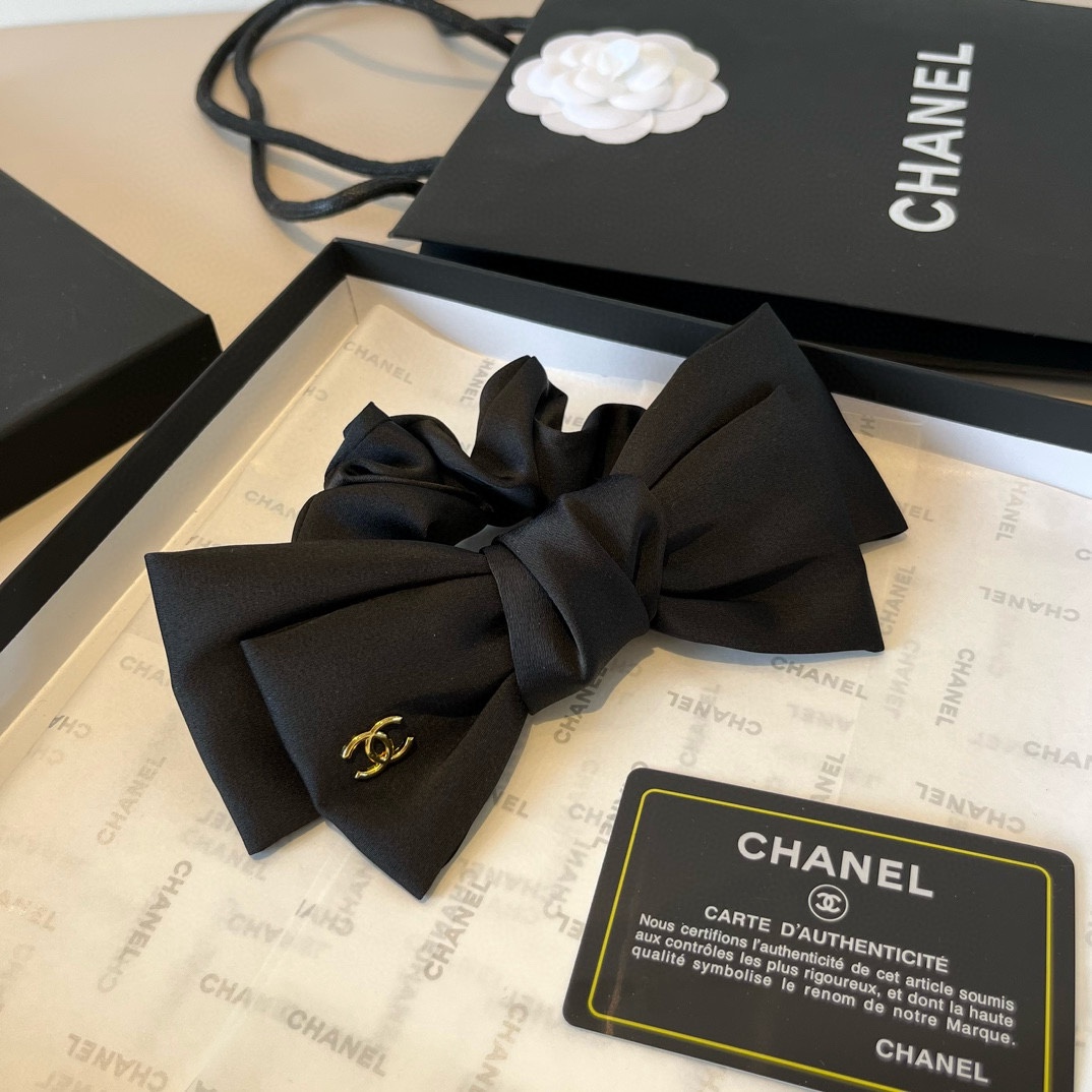 🆕

Chanel香奈儿蝴蝶结发圈 黑 白两色