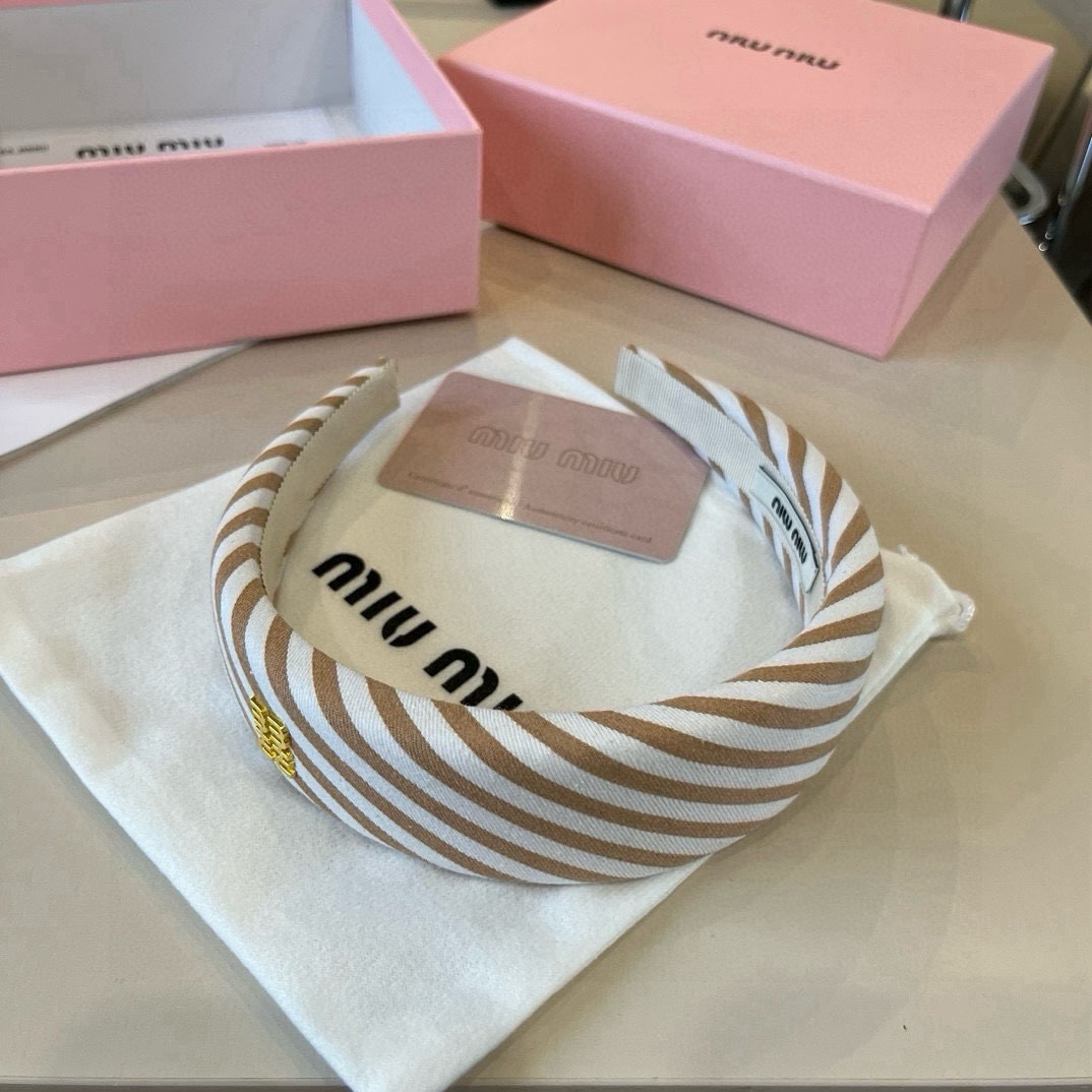 🆕

miumiu缪缪新款发箍