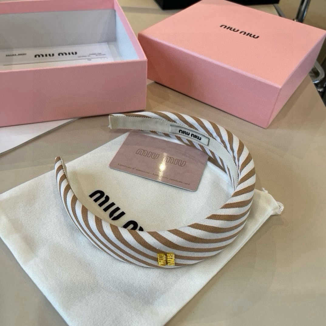 🆕

miumiu缪缪新款发箍