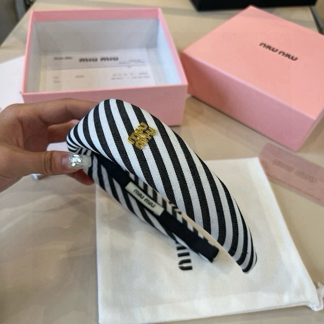 🆕

miumiu缪缪新款发箍
