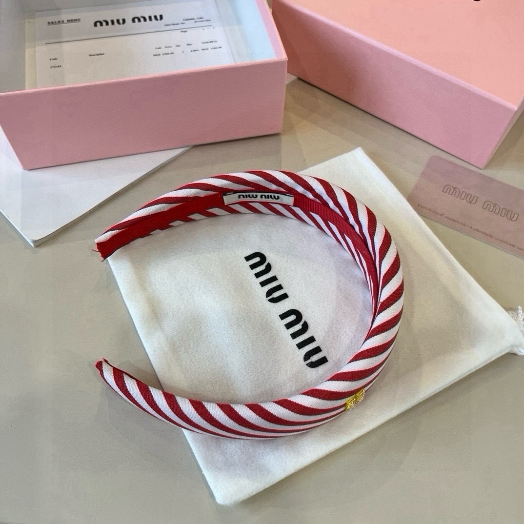 🆕

miumiu缪缪新款发箍