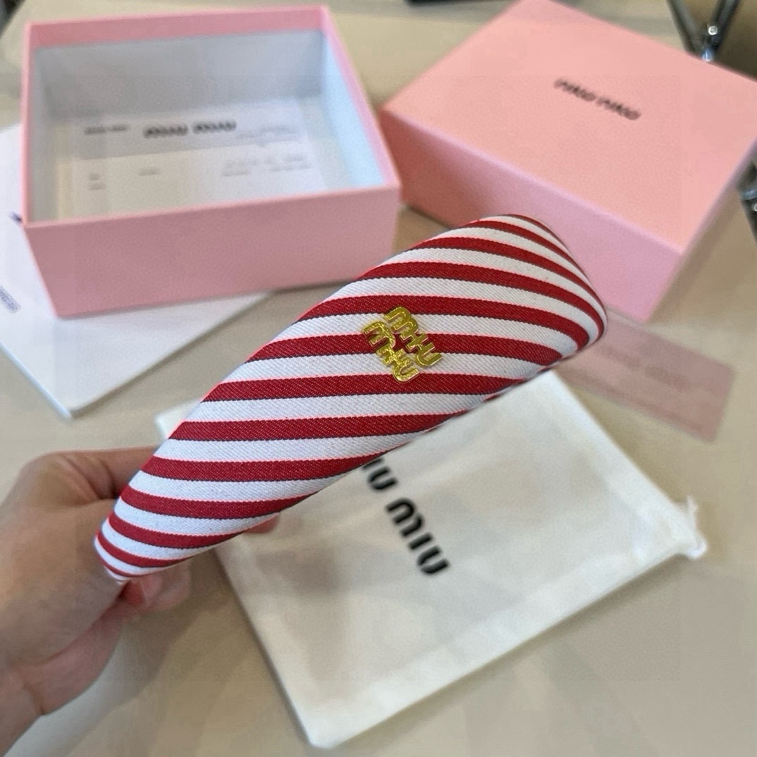🆕

miumiu缪缪新款发箍