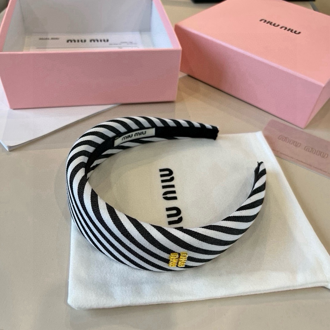 🆕

miumiu缪缪新款发箍