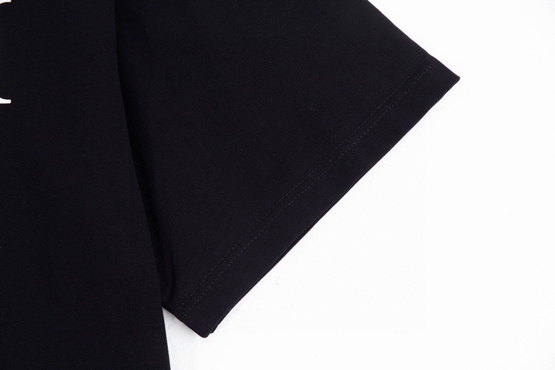 古驰/Gucci 夏季新款 经典双G互扣字母印花圆领短袖T恤 黑色/杏色-Chinese UA Cheap High Quatity Brand Clothes Bags handbags Sneakers wholesale wholesaler seller from China Factory suppliers Fashion Clothing Shoes best Quality Beautiful Price 古驰/Gucci 夏季新款 经典双G互扣字母印花圆领短袖T恤 黑色/杏色