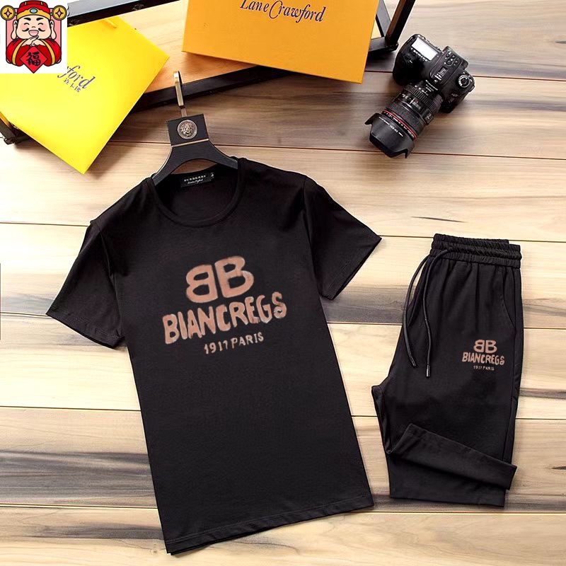 Balenciaga 品牌【BALENCIAGA 巴黎世家】 2025新款男士短袖短裤套装 销售 市面高端版本 手感细腻柔软 让你穿着更加舒适 立体裁剪版型超赞 尺码:M-5XL下单请报身高体重