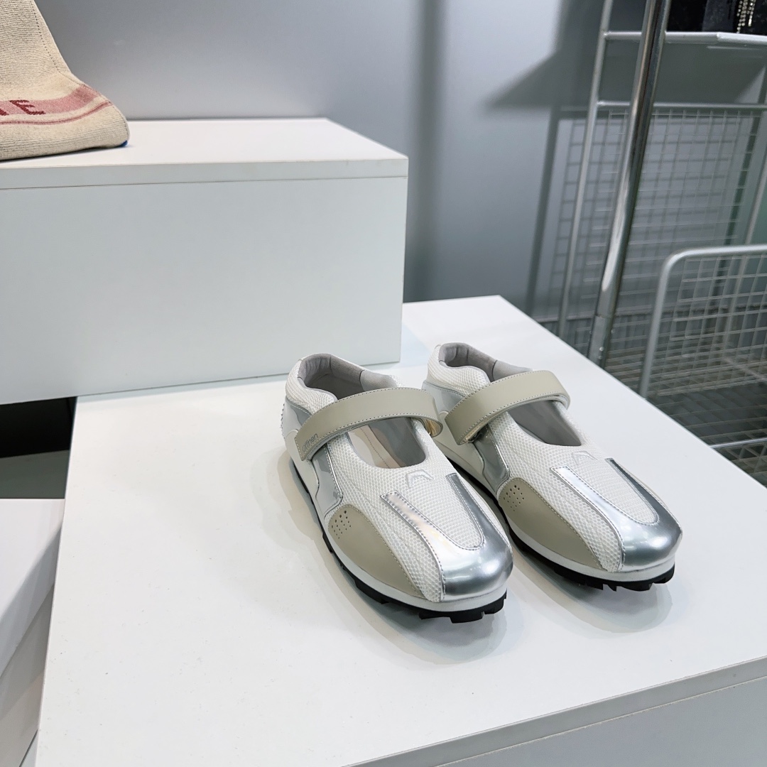 Top Quality Mary Jane’s Sports Shoes and Ballet Shoes for Fall/Winter 2022 - 图片 9