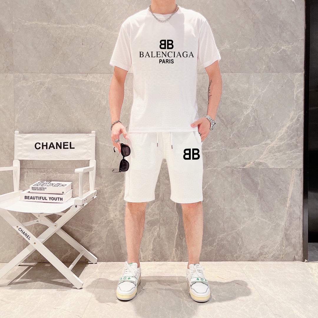 Balenciaga 品牌【BALENCIAGA 巴黎世家】 2025新款男士短袖短裤套装 销售 市面高端版本 手感细腻柔软 让你穿着更加舒适 立体裁剪版型超赞 尺码:M-5XL下单请报身高体重