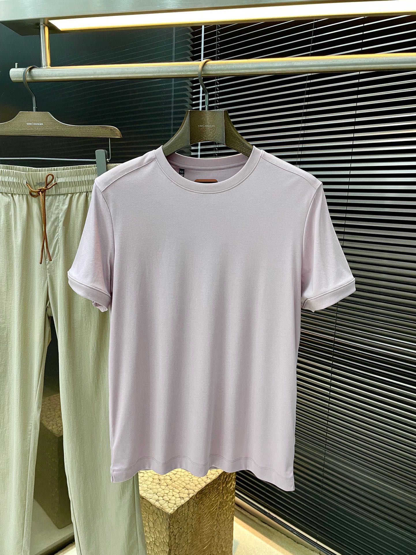 NO:459996,P Z Zegna- (Jegna) series VIP high-end customization, new short-sleeved spring and summer style, versatile style, anyone can easily control the fabric, high-quality first-class cotton fabric, the fabric feels soft, the upper body is comfortable and soft, the simple style is very classy, ​​simple and unique, the style is very exquisite, the style is very exquisite, showing the aura, and it will highlight the exquisiteness of business men!  Size M-3XL, zegna, T-shirt, alexander wang19860909P  Z Zegna-（杰尼亚）系列 VIP高级定制 春夏季新款短袖 百搭款式 任何人都可以轻松驾驭 面料全订制 高定一等品全棉面料 面料手感柔软,上身舒适柔软 简约的款式非常显档次,简约个性时尚,版型剪裁非常精致,显气场,又会凸显商务男士的精致！尺码 M-3XL,,zegna,T-shirt,alexander wang,Men's clothing