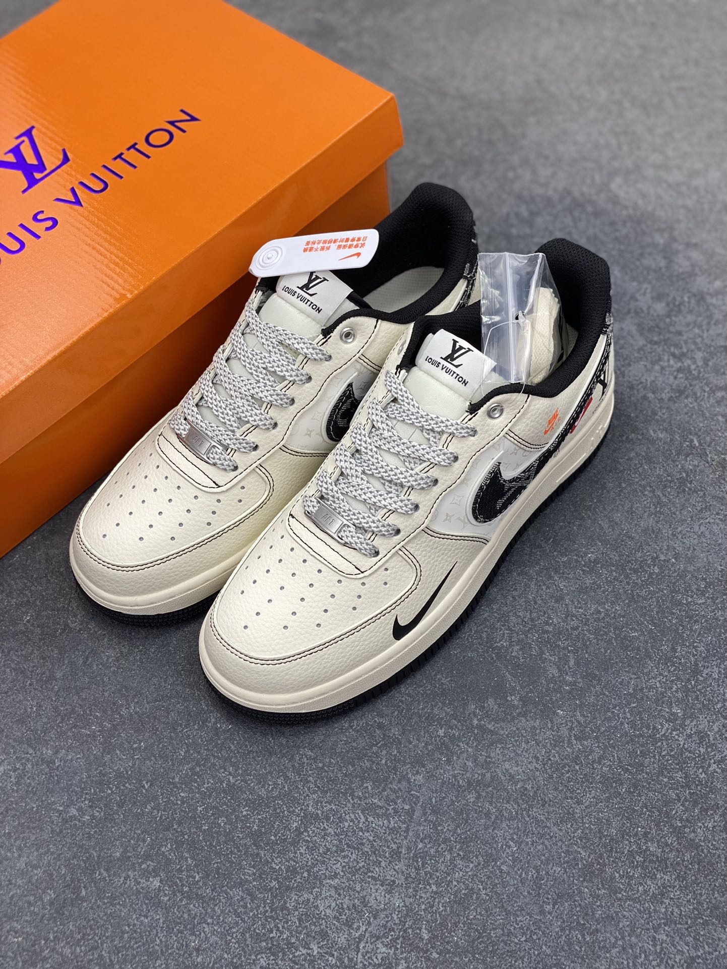 图片[8]-NIke Air Force 1 \’07 Low “LV联名——黑线黑牛仔”空军一号 低帮 运动鞋 休闲鞋 折边针车 工艺难度大 原楦头原纸板 原装鞋盒 定制五金配件 内置全掌气垫 原厂鞋底 货号：YX5066-347 尺码：36 36.5 37.5 38 38.5 39 40 40.5 41 42 42.5 43 44 44.5 45-选品中心