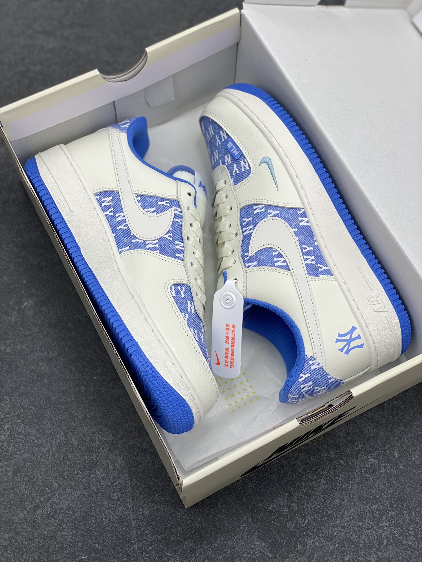 图片[9]-Nike Air Force 1 Low 空军一号低帮百搭休闲运动板鞋。柔软、弹性十足的缓震性能和出色的中底设计，横跨复古与现代的外型结合，造就出风靡全球三十多年的Force 1，直到今天还深受青睐。 货号：HS8068-016 尺码：36 36.5 37.5 38 38.5 39 40 40.5 41 42 42.5 43 44 44.5 45-选品中心