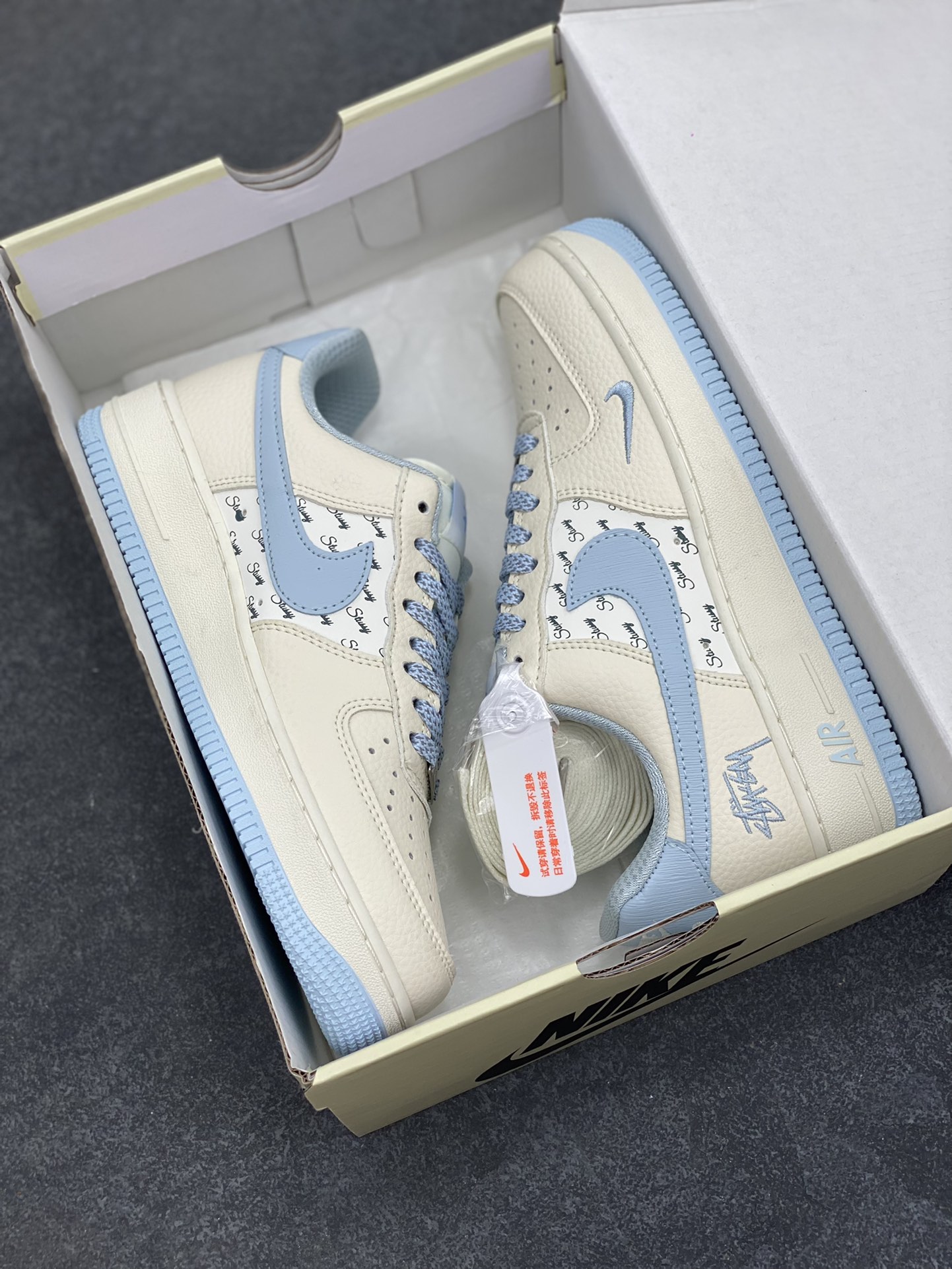 图片[9]-Nike Air Force 1 Low 空军一号低帮百搭休闲运动板鞋。柔软、弹性十足的缓震性能和出色的中底设计，横跨复古与现代的外型结合，造就出风靡全球三十多年的Force 1，直到今天还深受青睐。 货号：ZD3328-022 尺码：36 36.5 37.5 38 38.5 39 40 40.5 41 42 42.5 43 44 44.5 45-选品中心