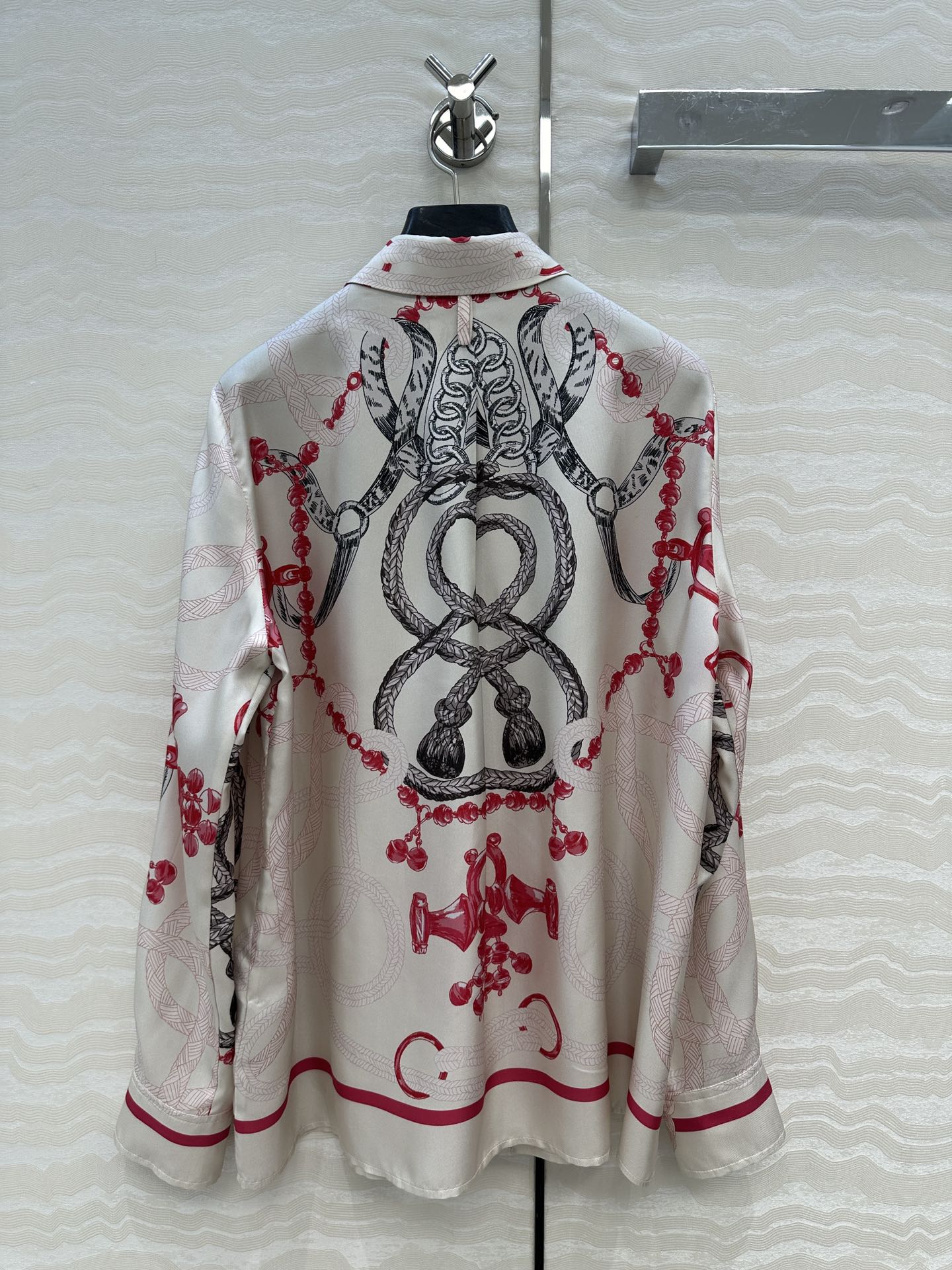 “P912 Original Silk Shirt with Aromatic Layouts in Multiple Colors” - 图片 9