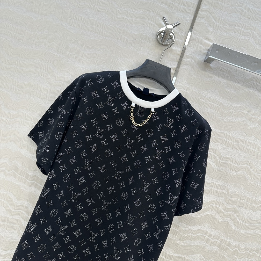 MONOGRAM Women’s Suit: Classic, Cozy, and Fashionable One-Size-Fits-All Option - 图片 2