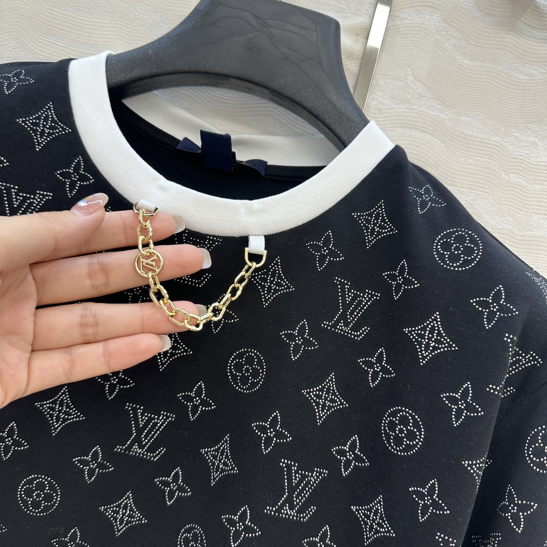 MONOGRAM Women’s Suit: Classic, Cozy, and Fashionable One-Size-Fits-All Option - 图片 4