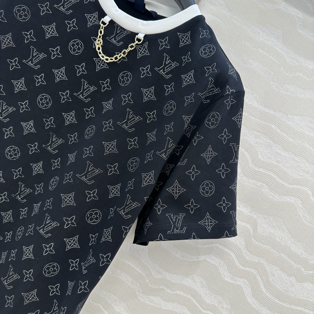 MONOGRAM Women’s Suit: Classic, Cozy, and Fashionable One-Size-Fits-All Option - 图片 3