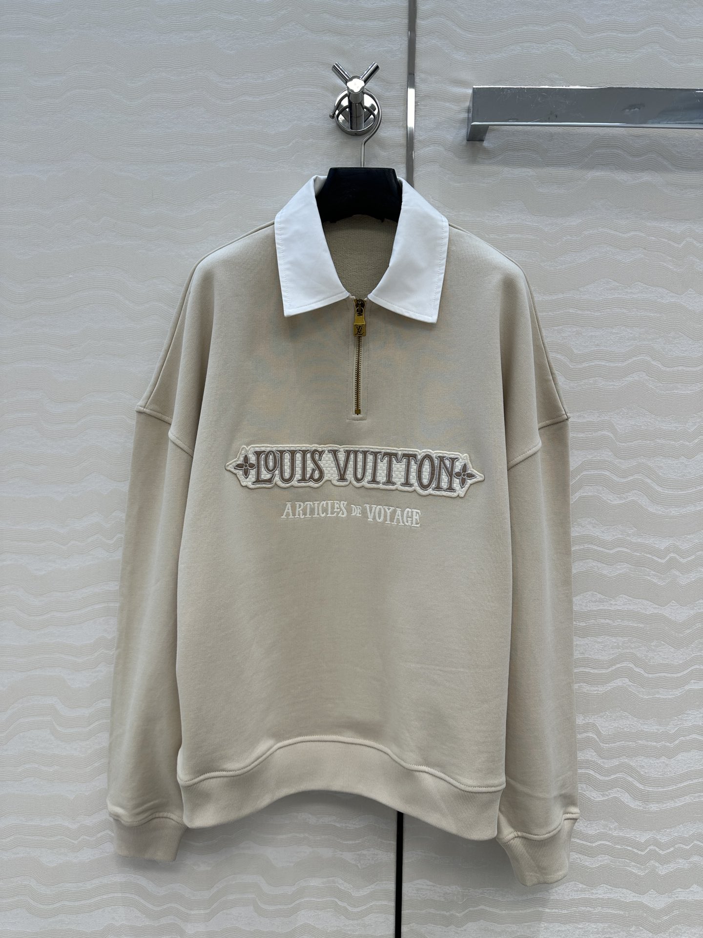“Original Scavenger Suit with Exclusive Color Collage for Naval Winds – Stylish and Highly Recommended!”