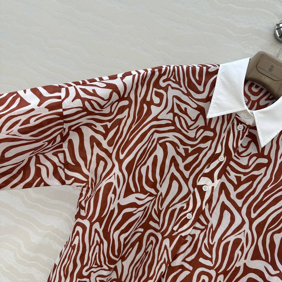 独家首发❤️原单品质，BC老钱风穿搭！白富美必入度假风长衬衫连衣裙多种穿搭。府绸棉撞色领，优雅斑马纹印花